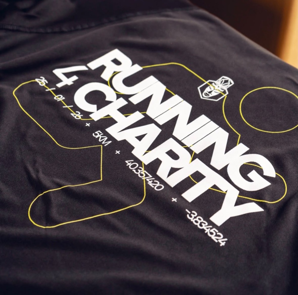 Detalle estampado Running 4 Charity