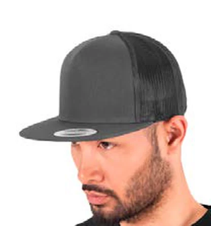 Gorra trucker con rejilla Flexfit Classic Trucker personalizada con logo