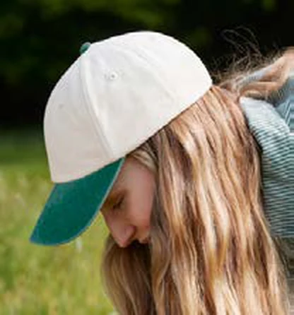Gorra de algodón de 6 paneles Beechfield Contrast Peak Low Profile Vintage Cap personalizada con logo